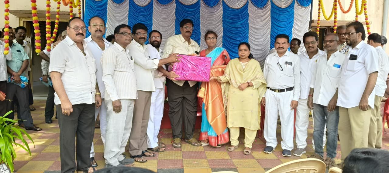దేవరకొండ ఆర్టీసీ డిపోలో డ్రైవర్ కె.ఆర్. రెడ్డి పదవీ విరమణ